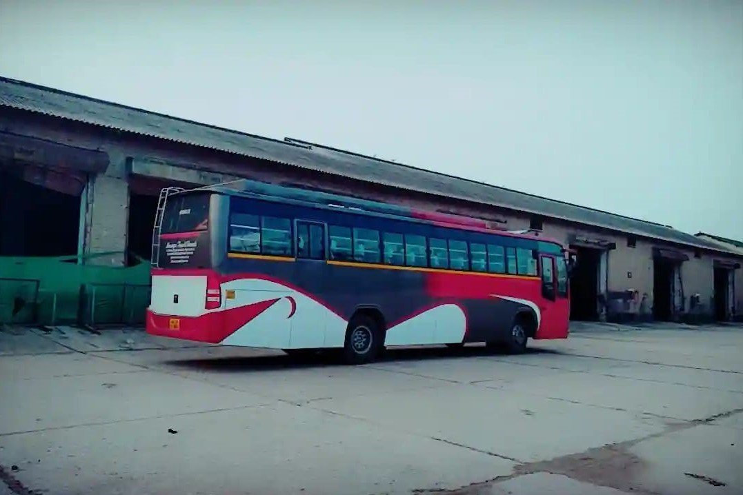 50 seater bus rental in Mathura